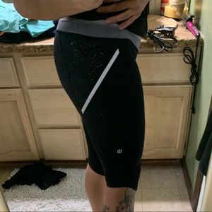Lululemon workout capris